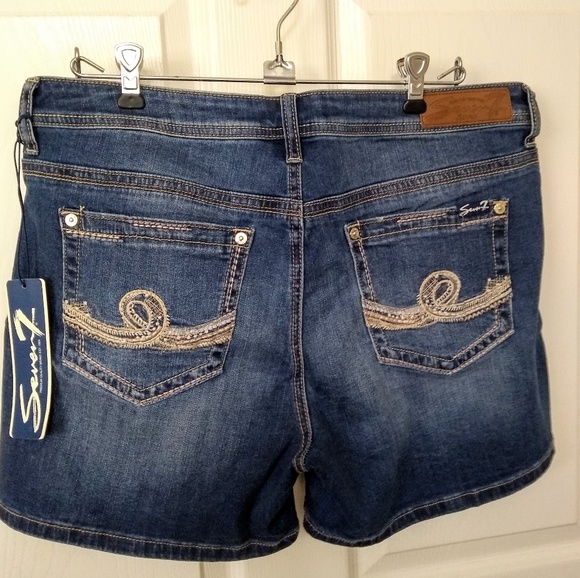 SOLD Seven7 women's jean shorts NWT - Picture 2 of 2